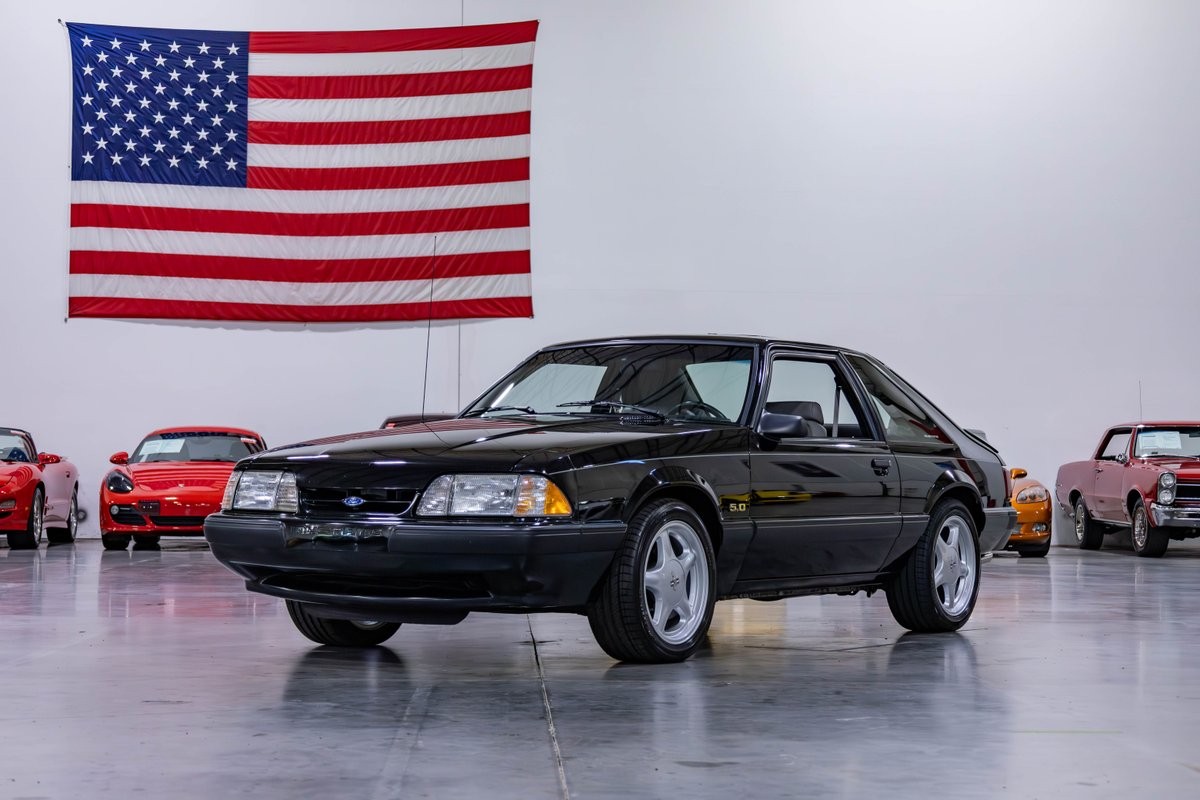 Ford-Mustang-1990-Hatchback-Gray