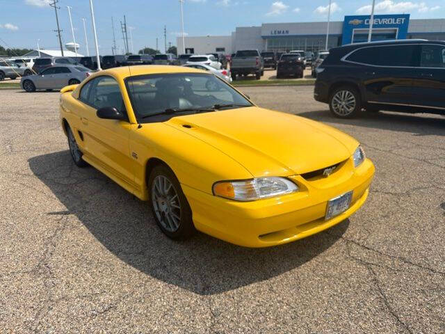 Ford-Mustang-1995-Yellow-Black