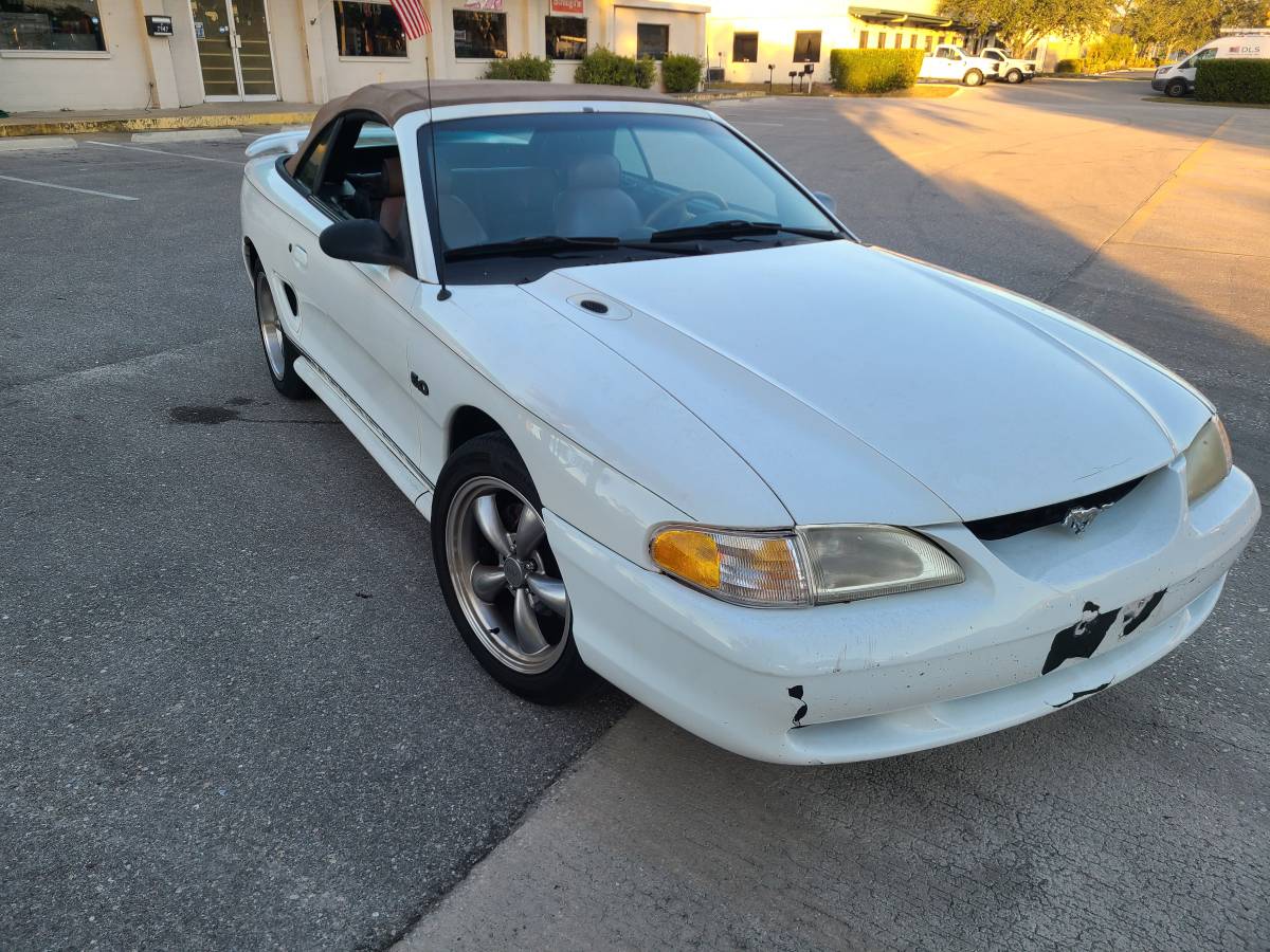 Ford-Mustang-1995-white