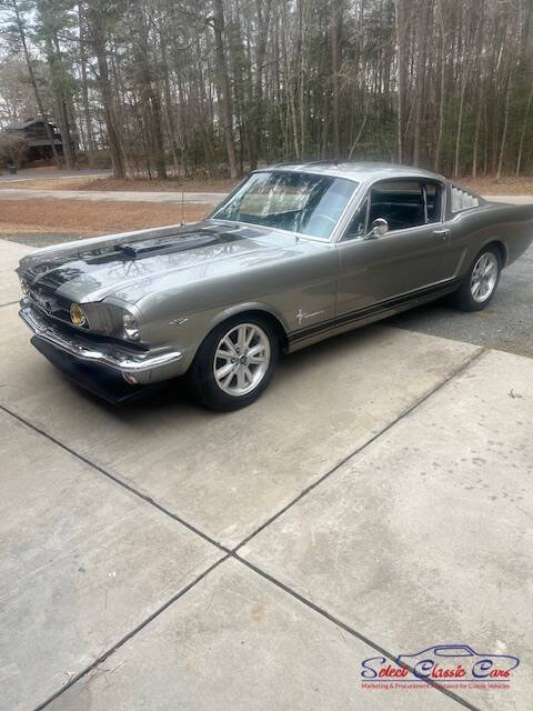 Ford-Mustang-custom-fastback-1966-Gray-Black