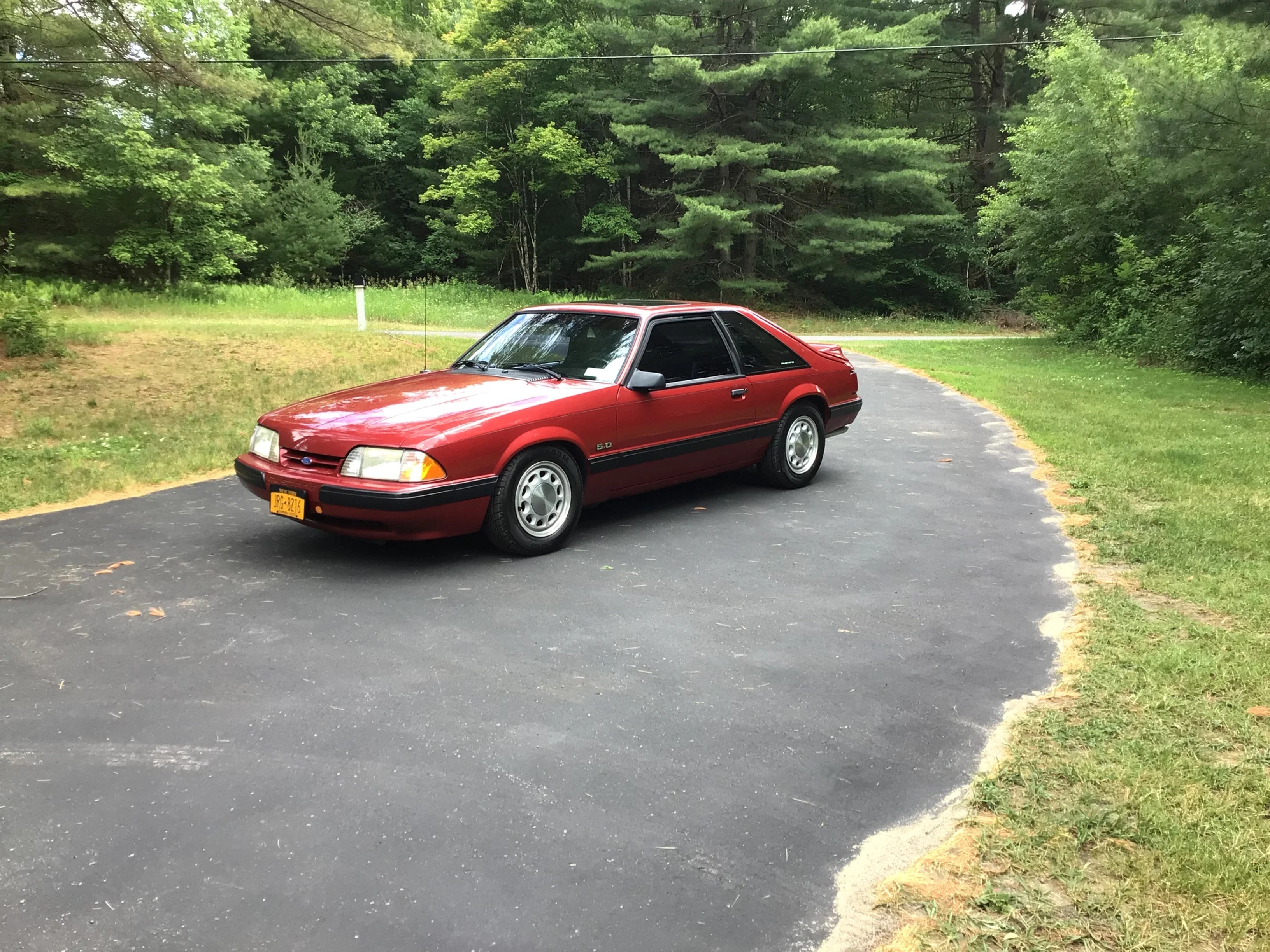 Ford-Mustang-lx-v8-hatchback-1990-Red-Black