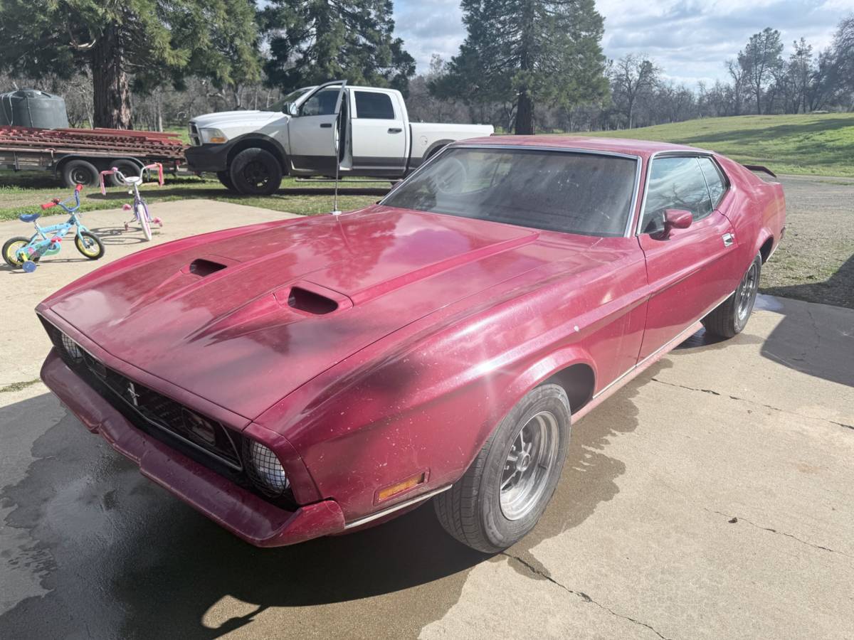 Ford-Mustang-mach-1-fastback-1972-red