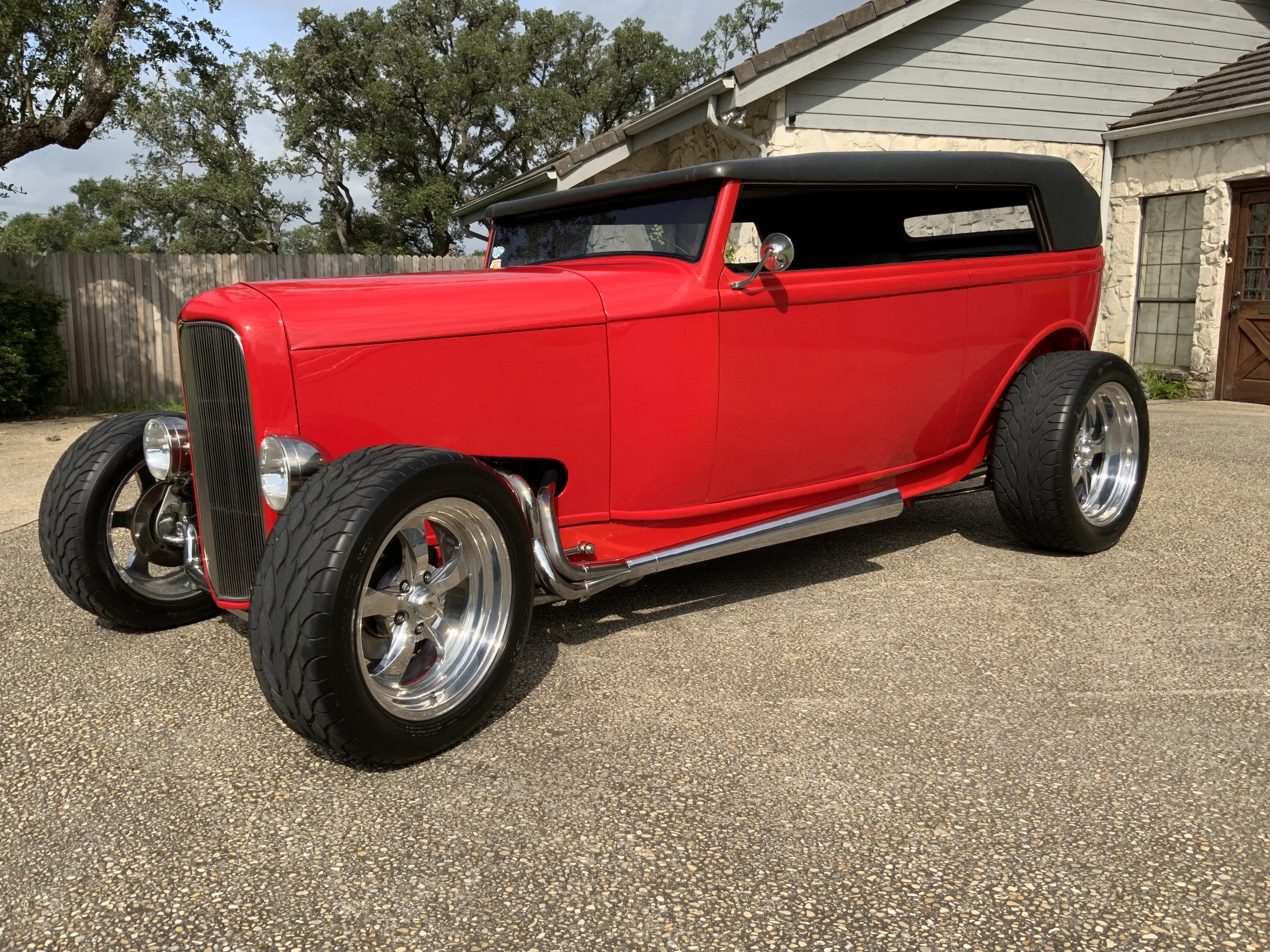 Ford-Other-ford-models-1932-Red-Gray