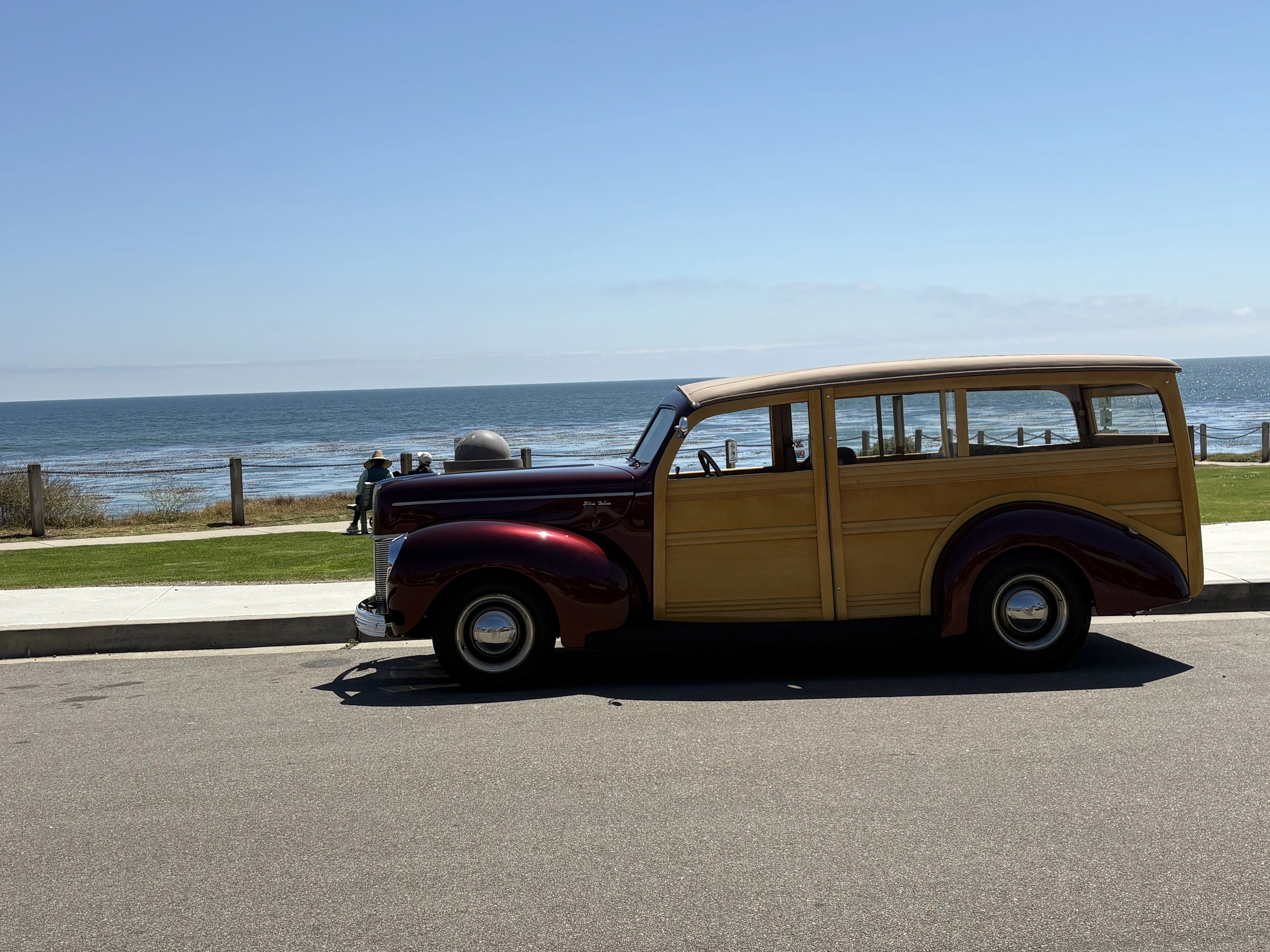 Ford-Other-ford-models-1940-Red-Tan