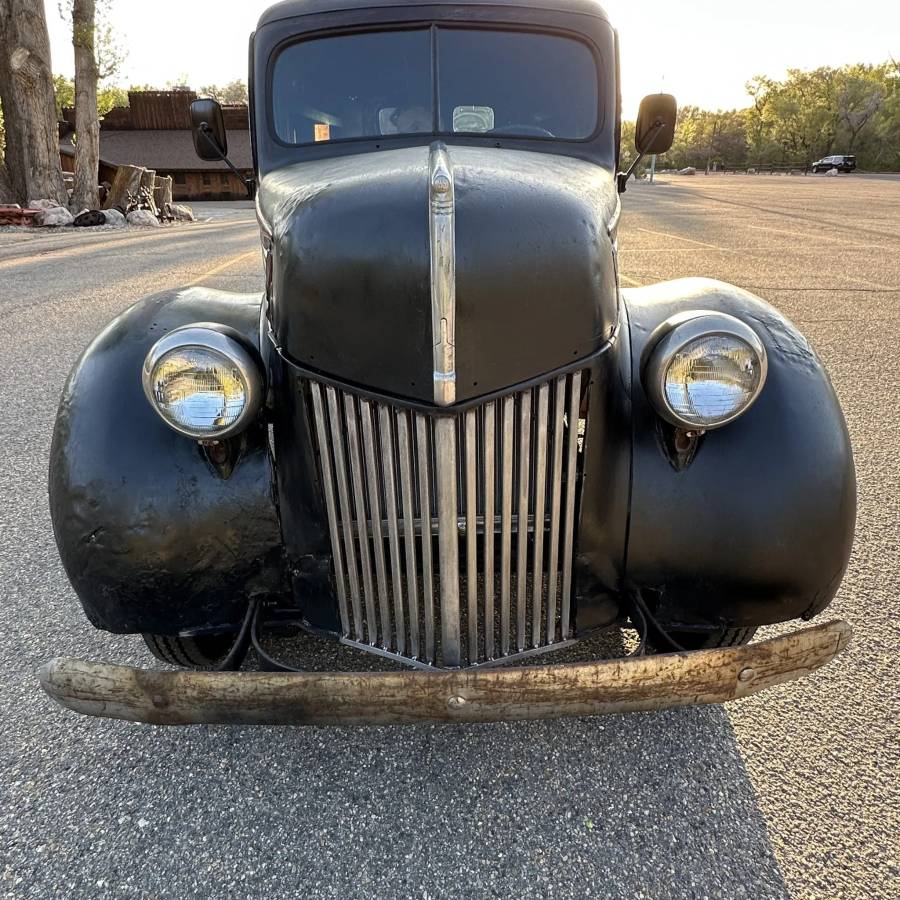 Ford-Pickup-1941-black