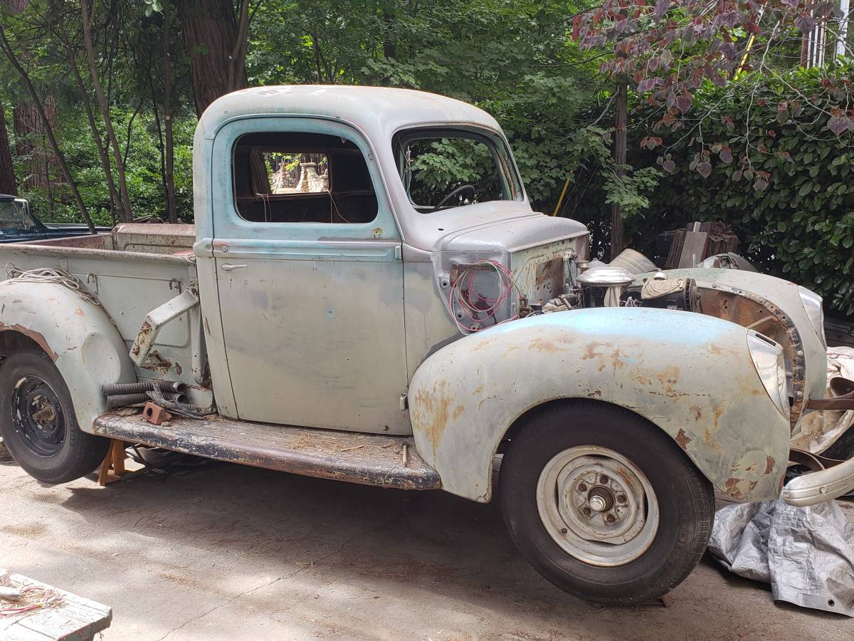 Ford-Pickup-1941-green