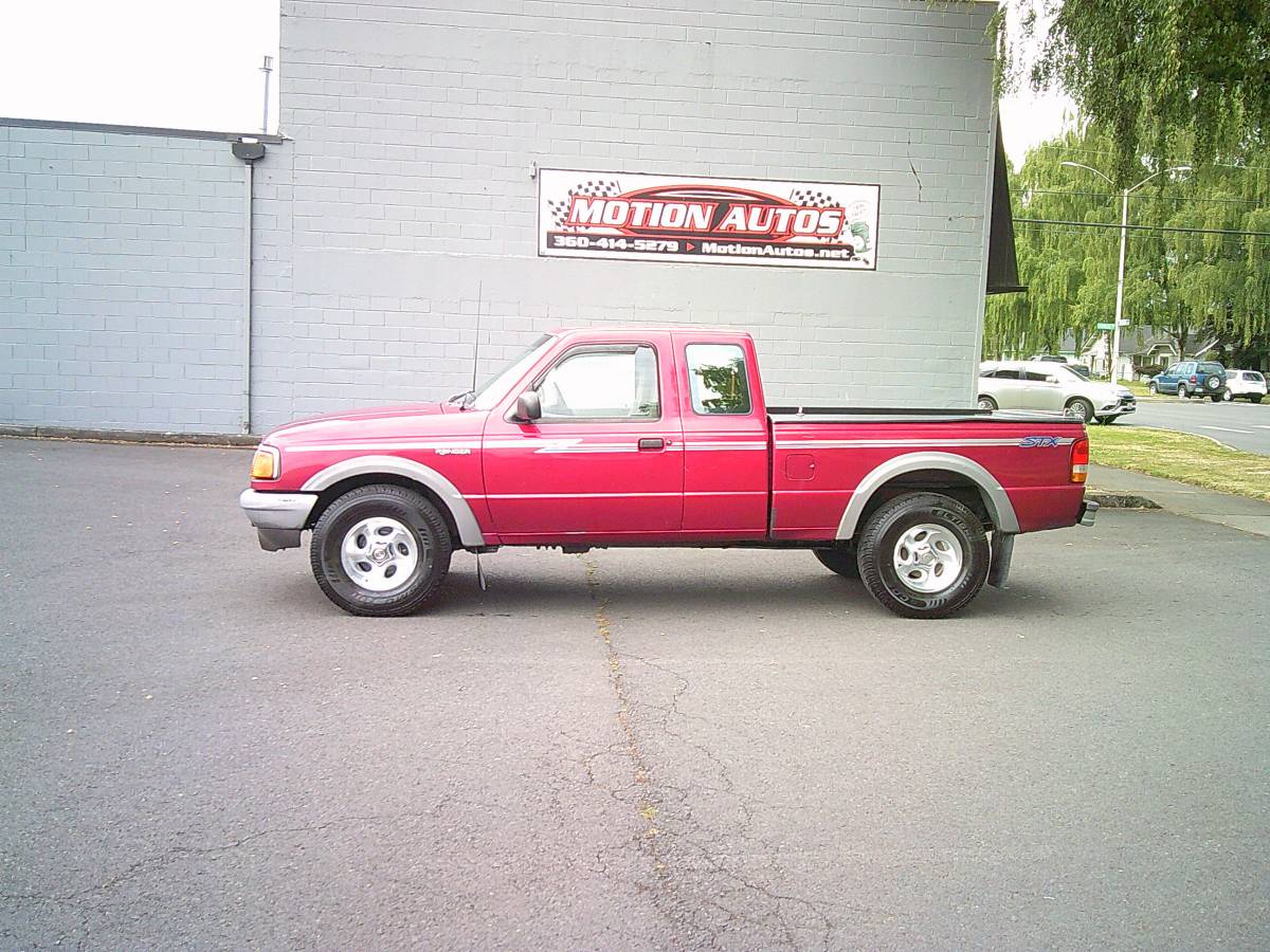Ford-Ranger-extended-cab-xlt-4x4-4.0-at-super-nice-1996