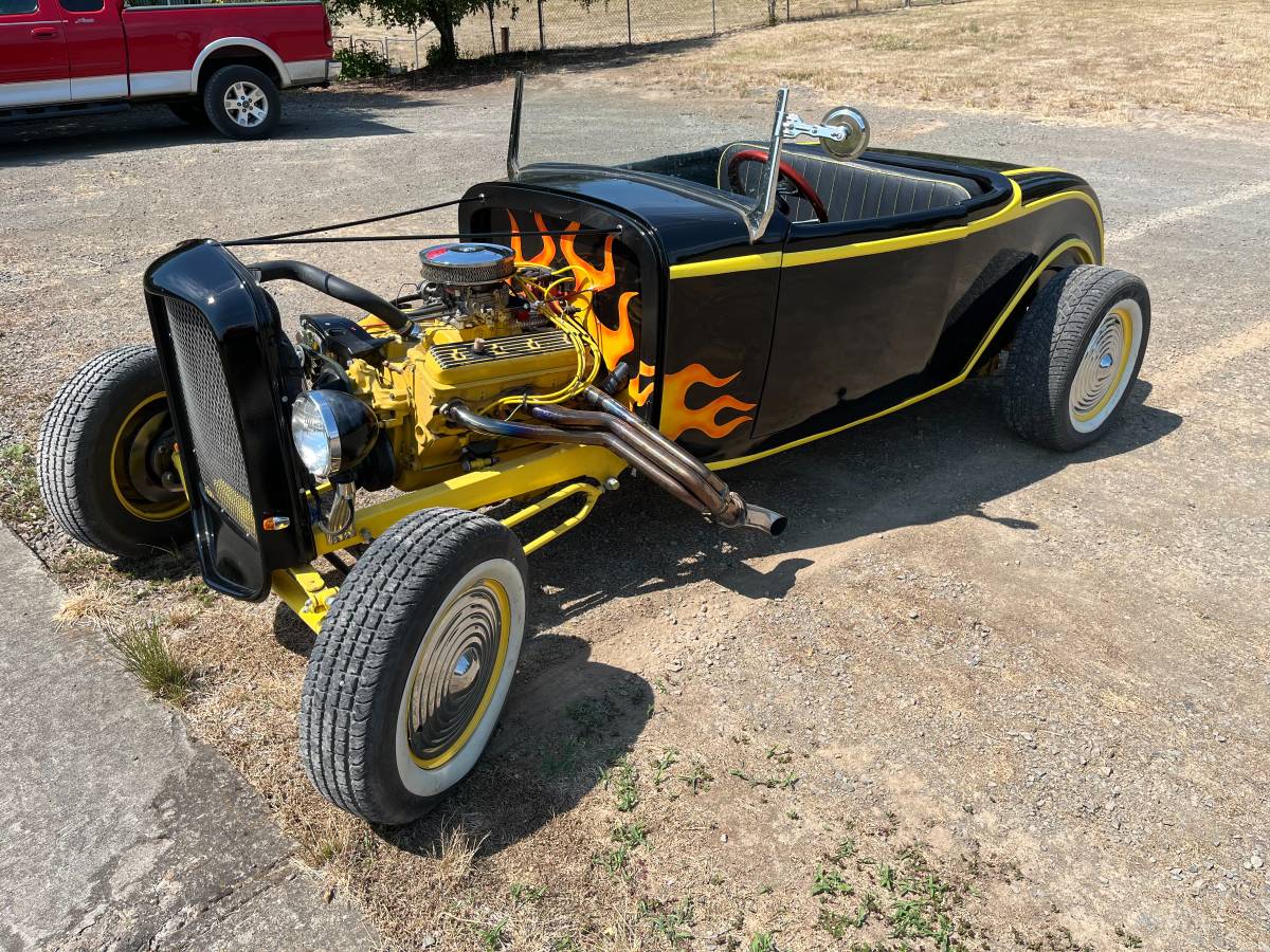 Ford-Raodster-1932-black