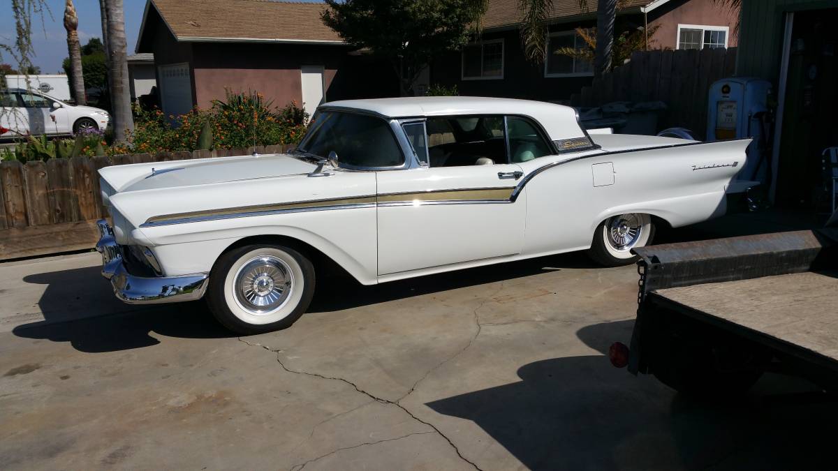 Ford-Retractable-hardtop-1957-white
