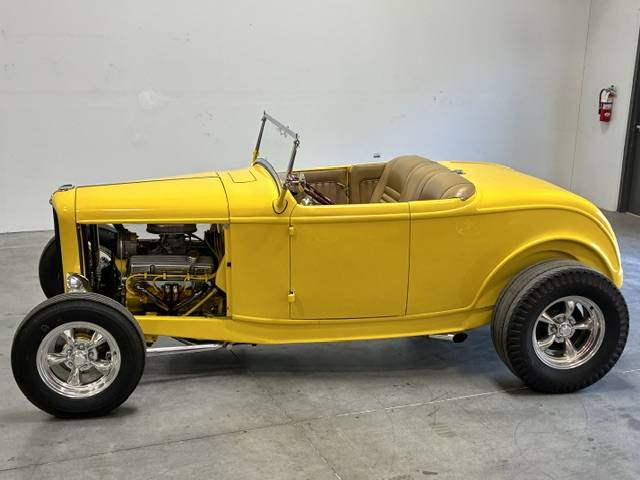 Ford-Roadster-1932-yellow