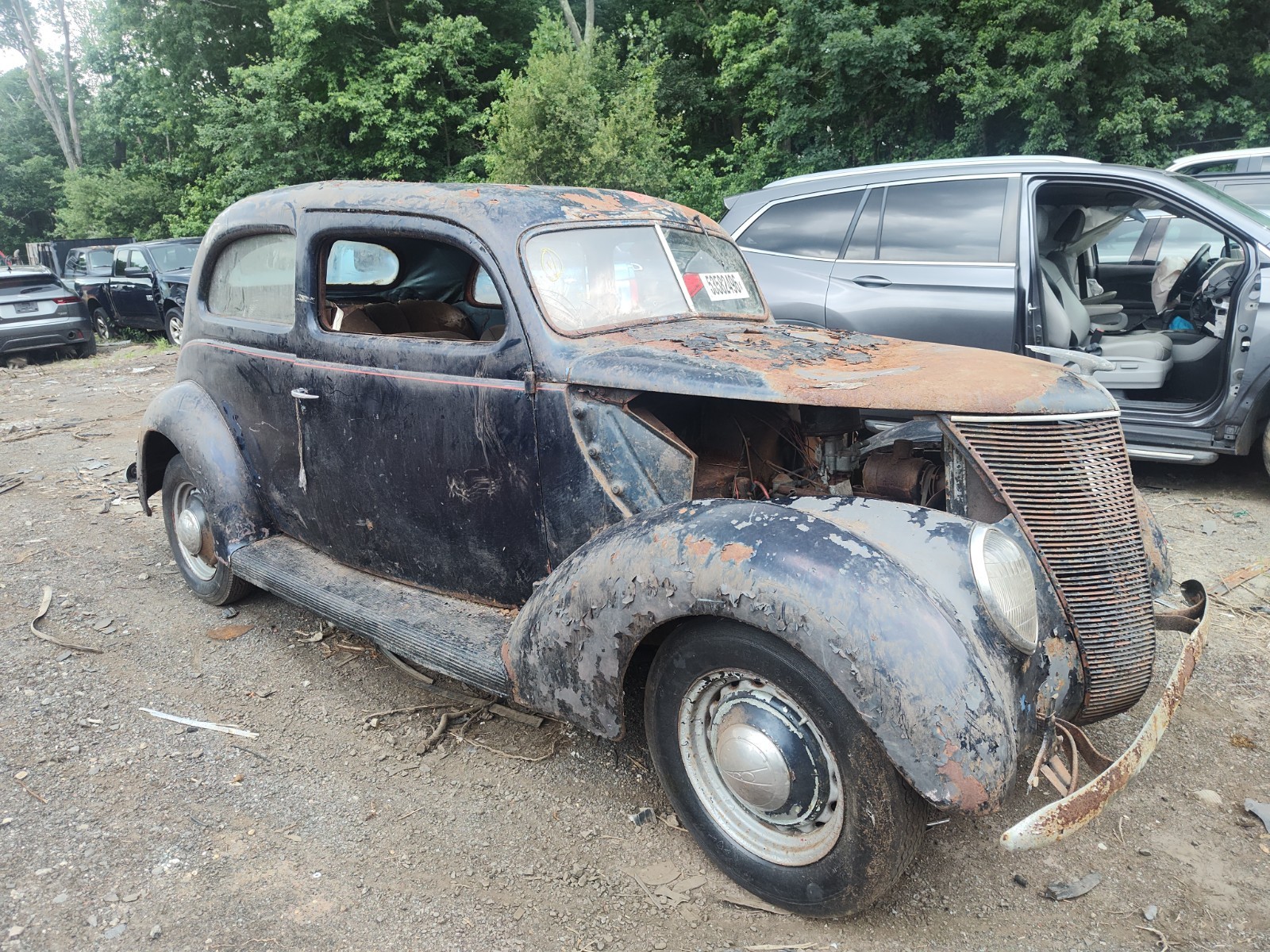 Ford-SLANT-BACK-1937-Sedan