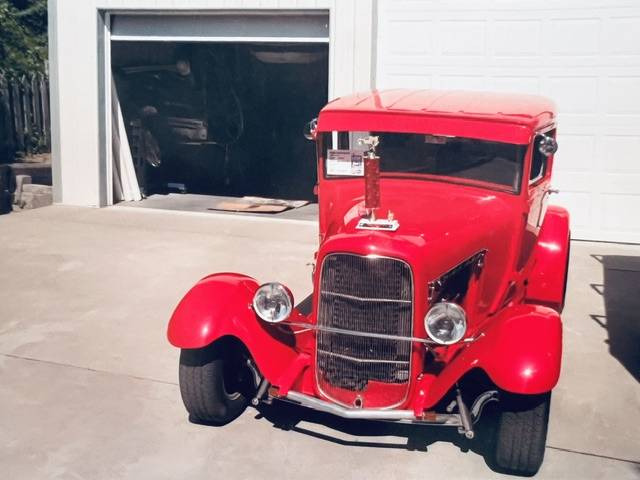 Ford-Sedan-1929-red