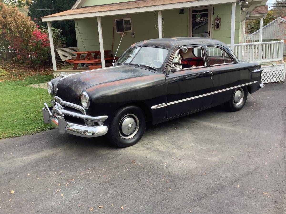 Ford-Sedan-1950-black