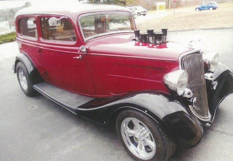 Ford-Sedan-Deluxe-Bonnie-and-Clyde-1934-Coupe