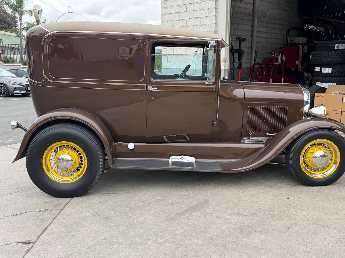 Ford-Sedan-delivery-1929-brown