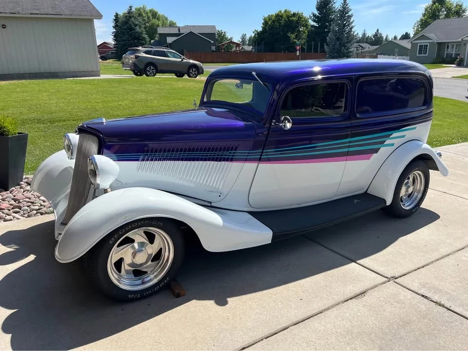 Ford-Sedan-delivery-1934-Purple-Gray