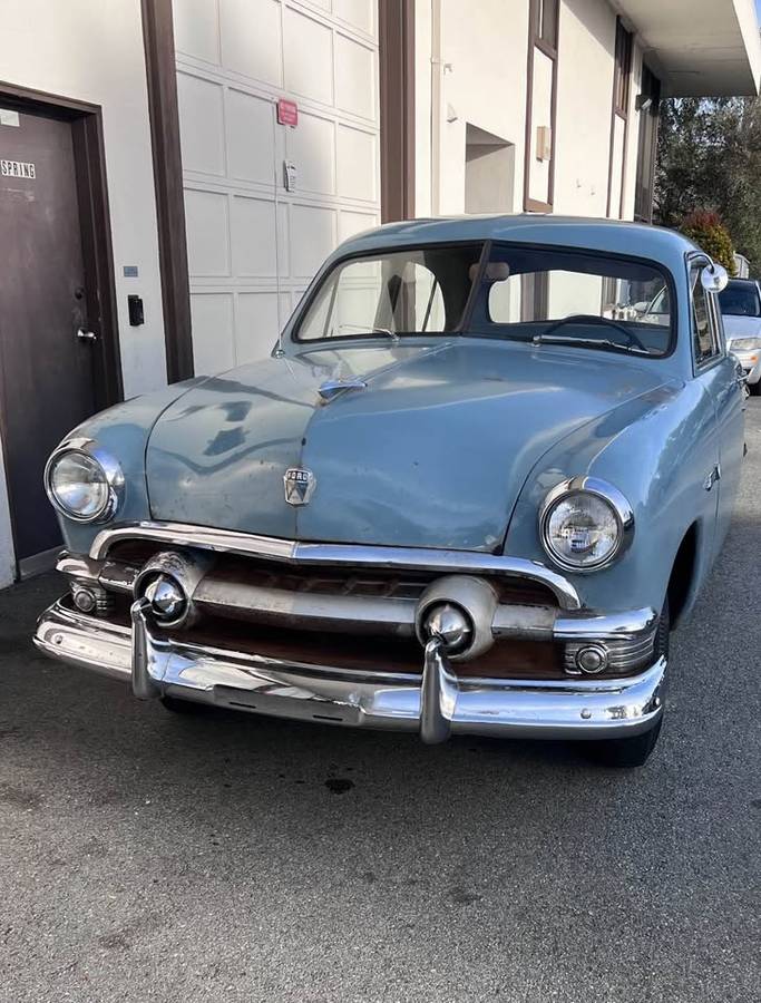 Ford-Shoe-box-1951-blue