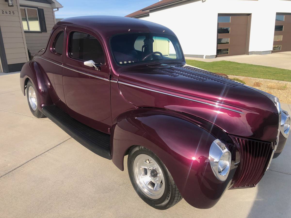 Ford-Split-window-coupe-1939-purple