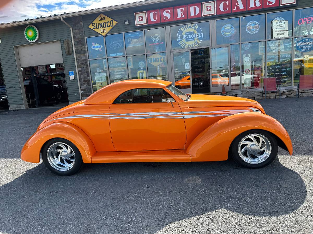 Ford-Street-rod-1939-orange