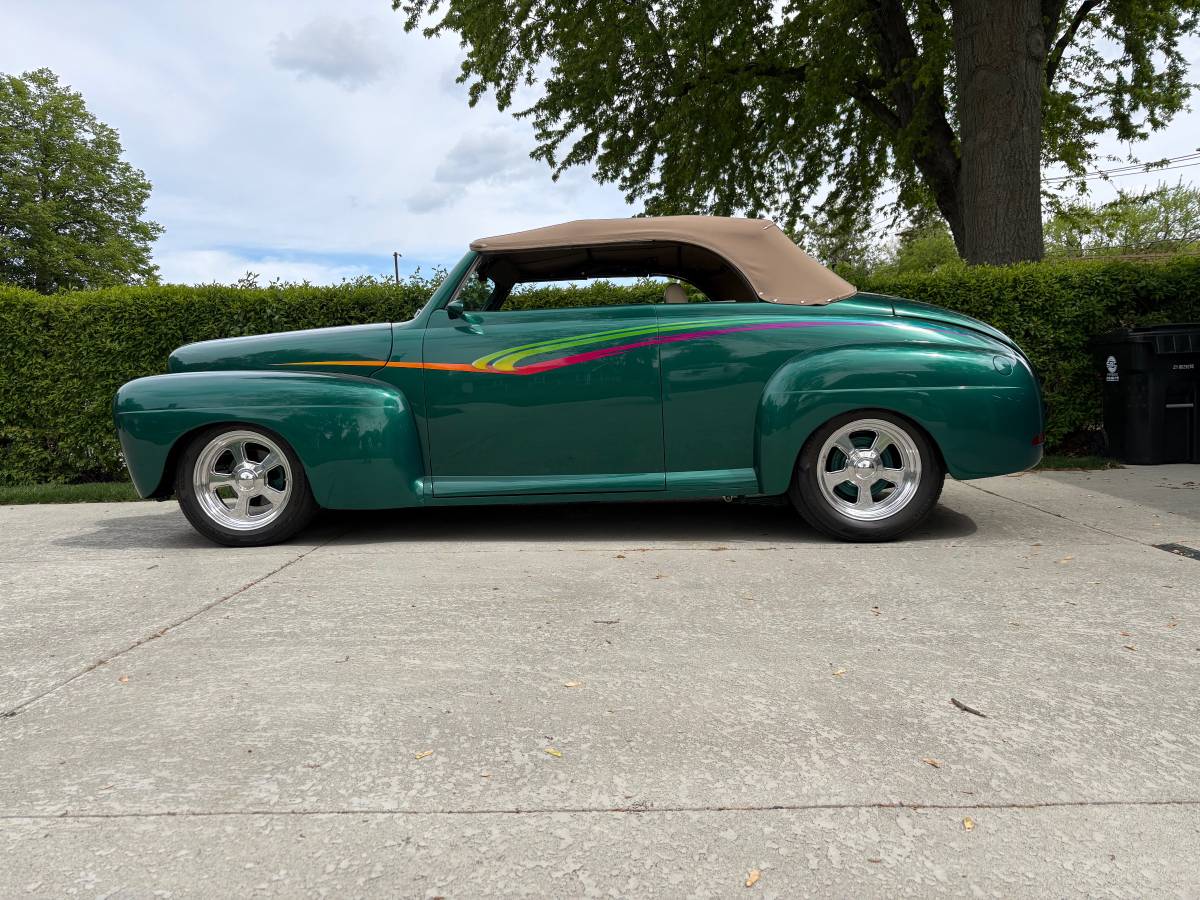 Ford-Street-rod-1947-green