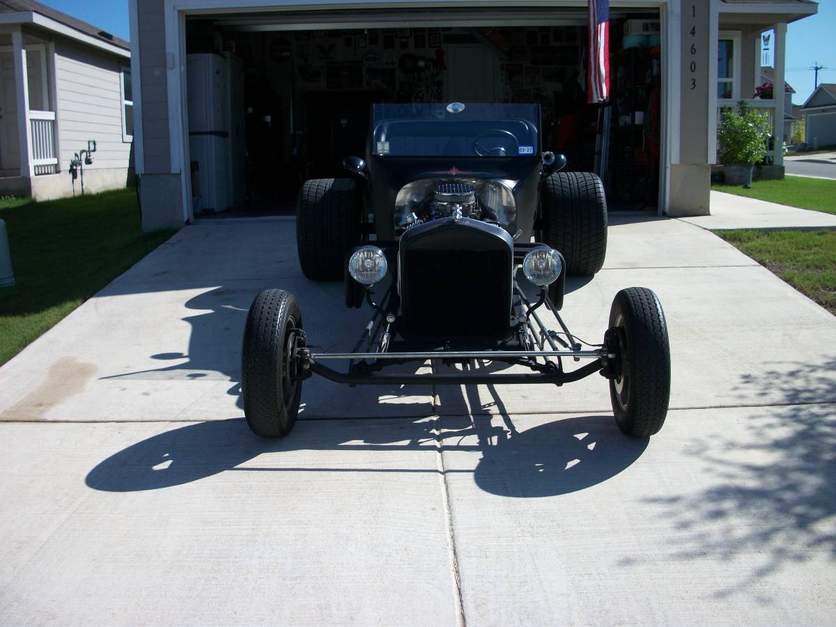 Ford-T-bucket-roadster-1922-black