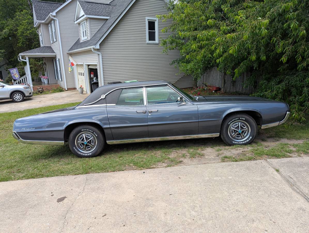 Ford-Tbird-1967-grey