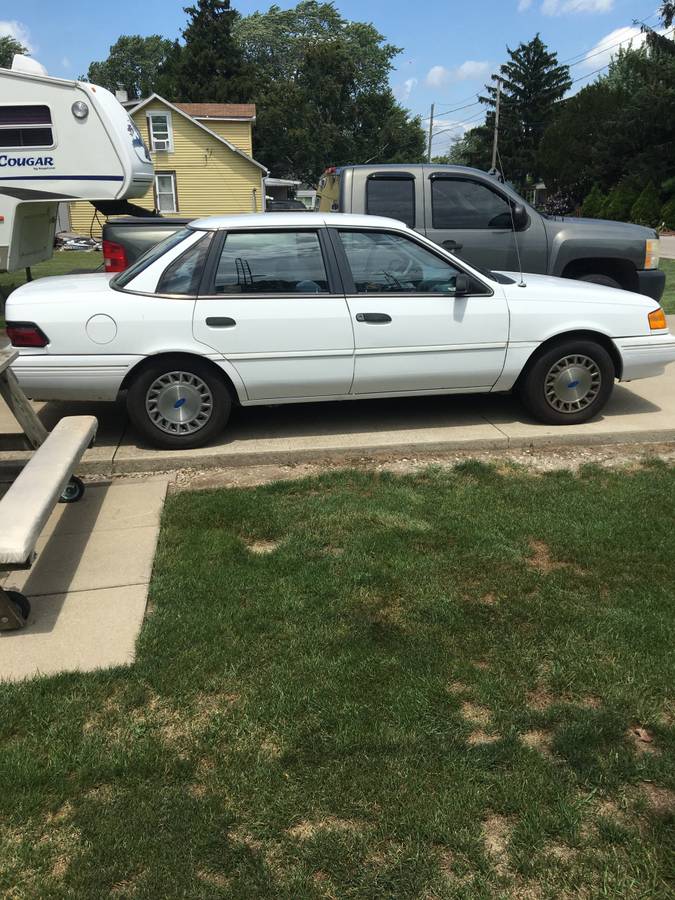 Ford-Tempo-1993-white