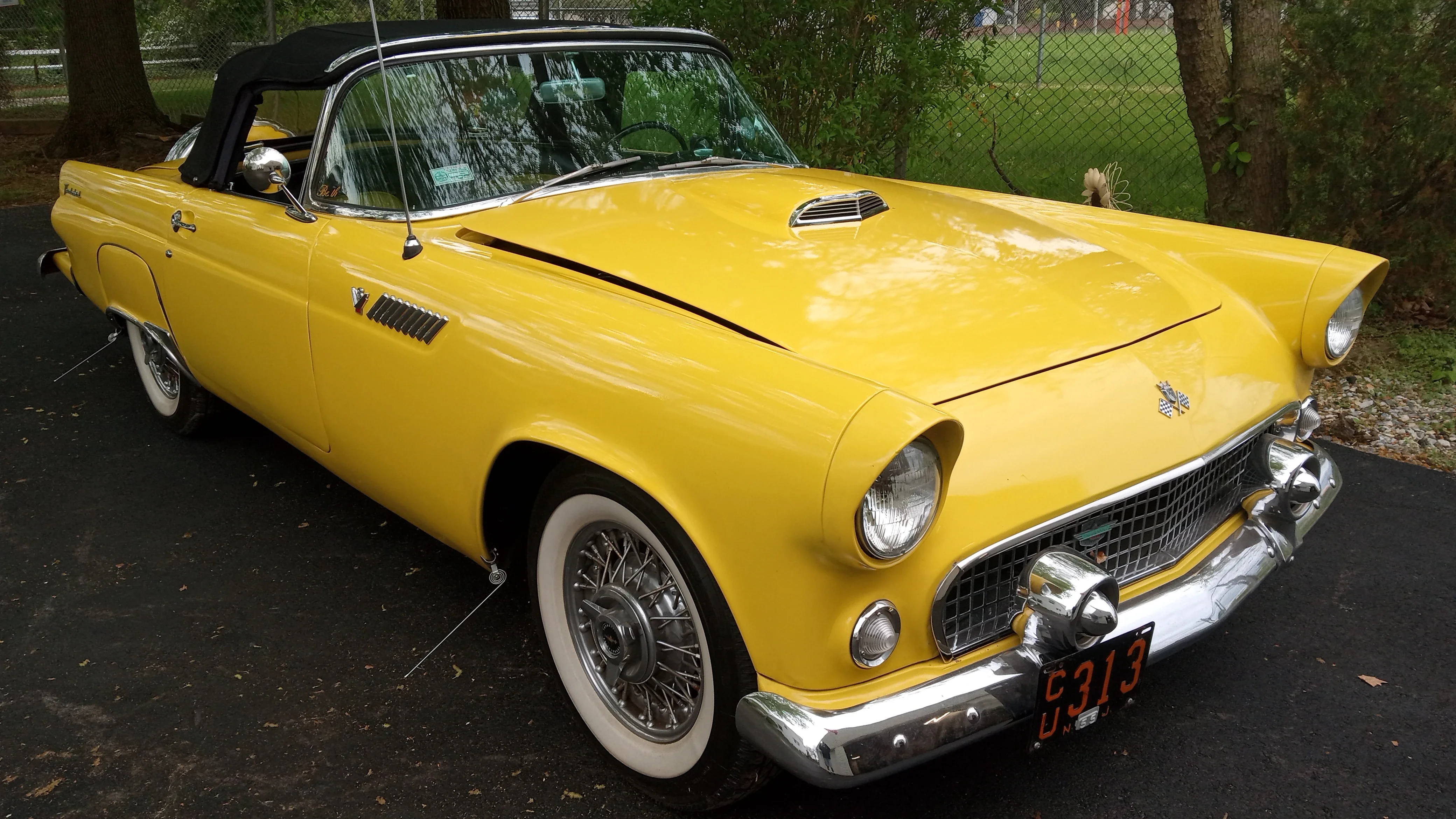 Ford-Thunderbird-1955-Yellow-Black