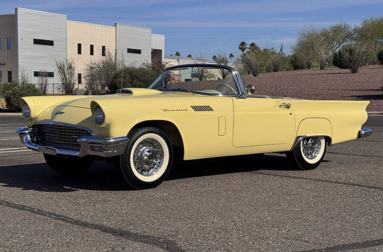 Ford-Thunderbird-1957-Sun-Gold-Black