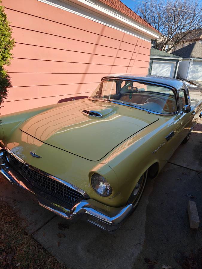 Ford-Thunderbird-1957-yellow