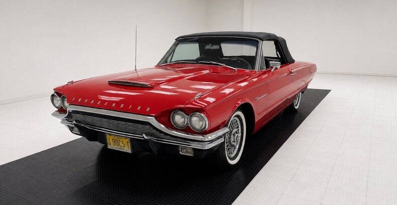 Ford-Thunderbird-1964-Rangoon-Red-Black