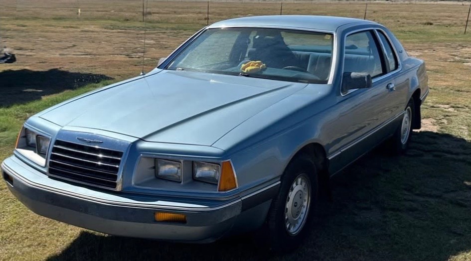 Ford-Thunderbird-1986-Sedan-Blue