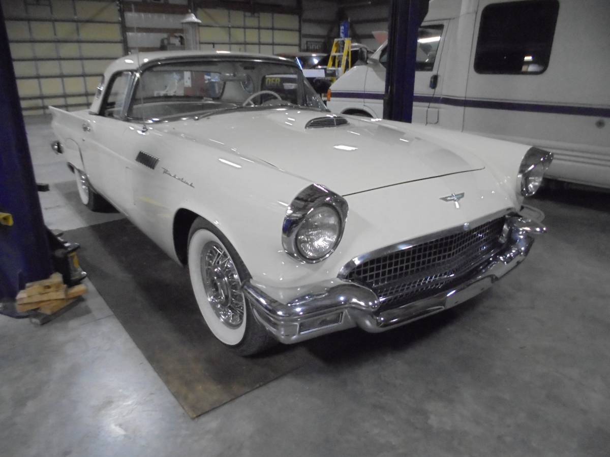 Ford-Thunderbird-convertible-1957-white