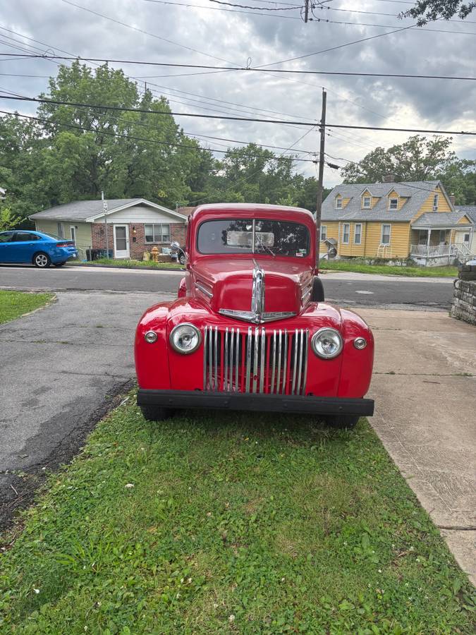 Ford-Truck-1947-red