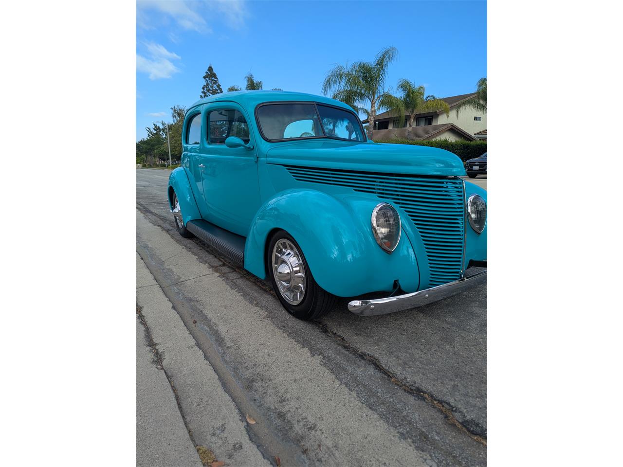 Ford-Tudor-1938-Turquoise-White-and-Turquoise