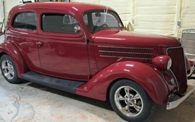 Ford Tudor Slantback restomod 1936