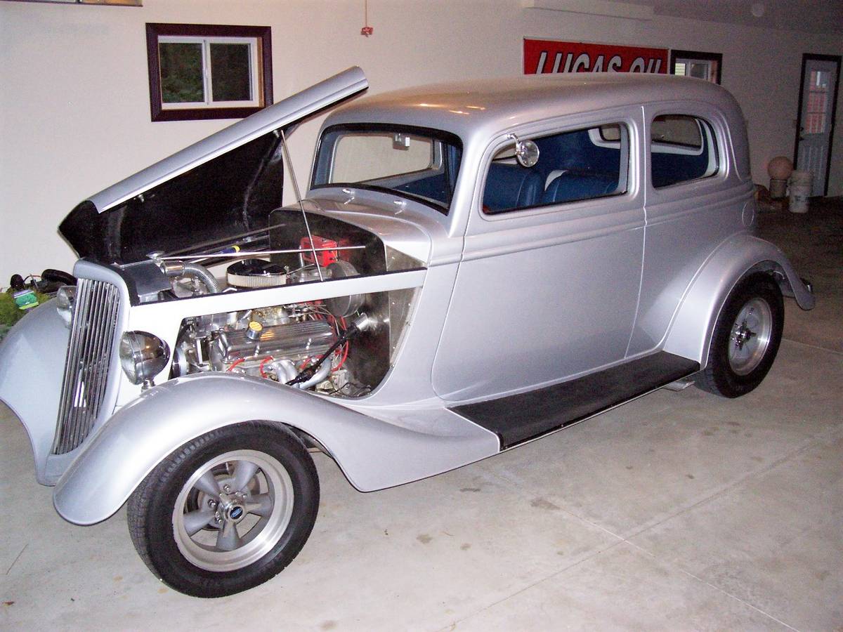 Ford-Vicky-1933-silver