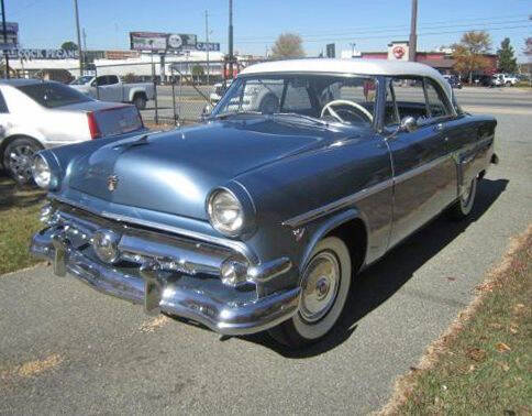 Ford-Victoria-1954-Blue-With-White-Top-Blue-amp-White