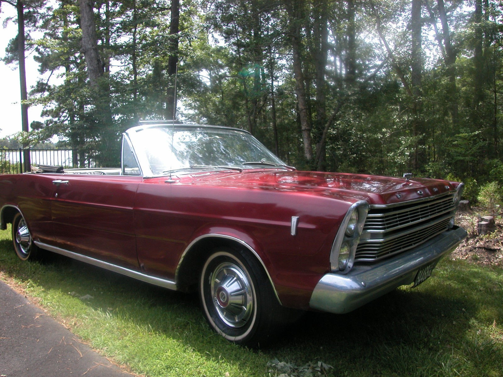 Ford-galaxy-1966