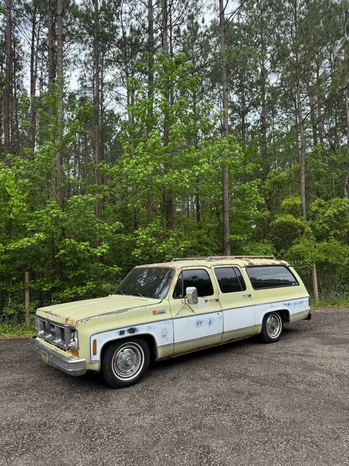 GMC-Suburban-1974