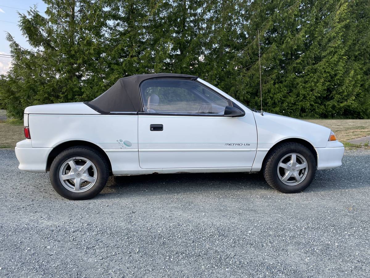 Geo-metro-lsi-1992-white