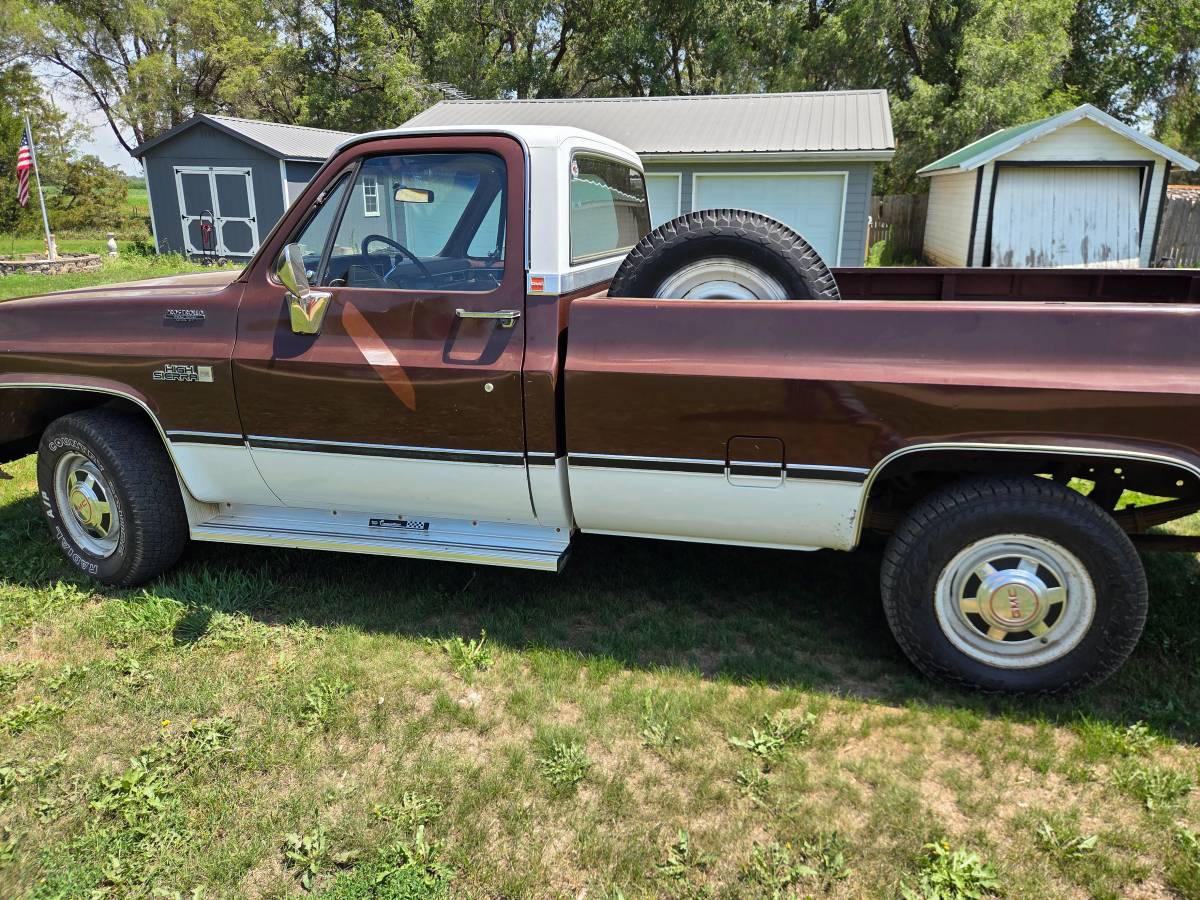 Gmc-1982-brown