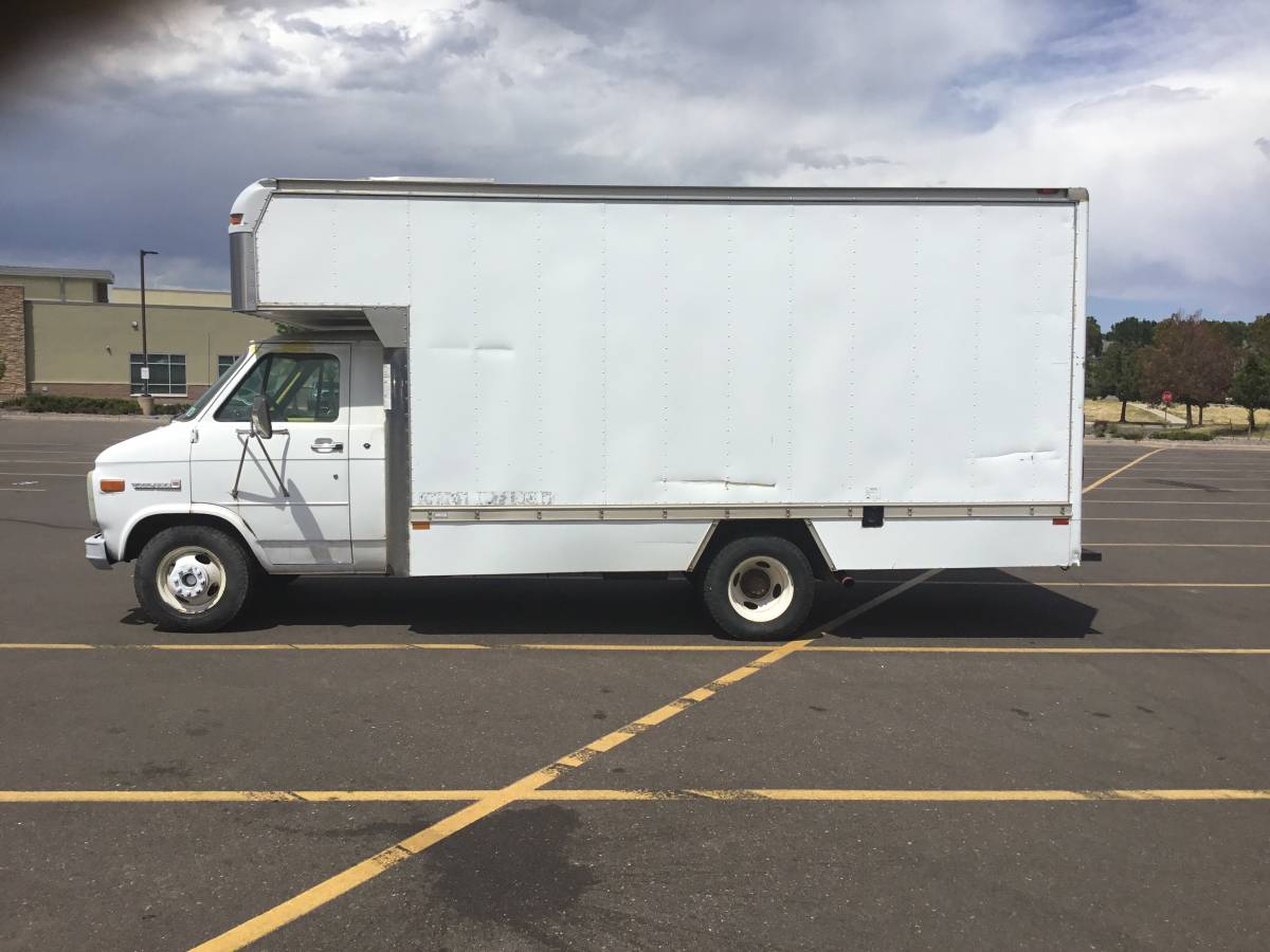 Gmc-Box-van-1996-white