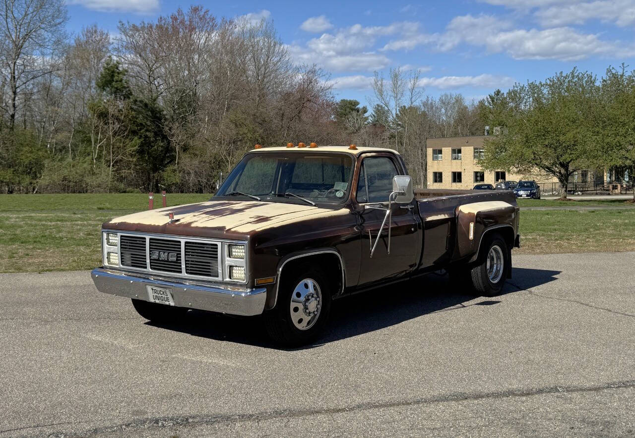Gmc-Ck-3500-series-1984-Brown-Tan