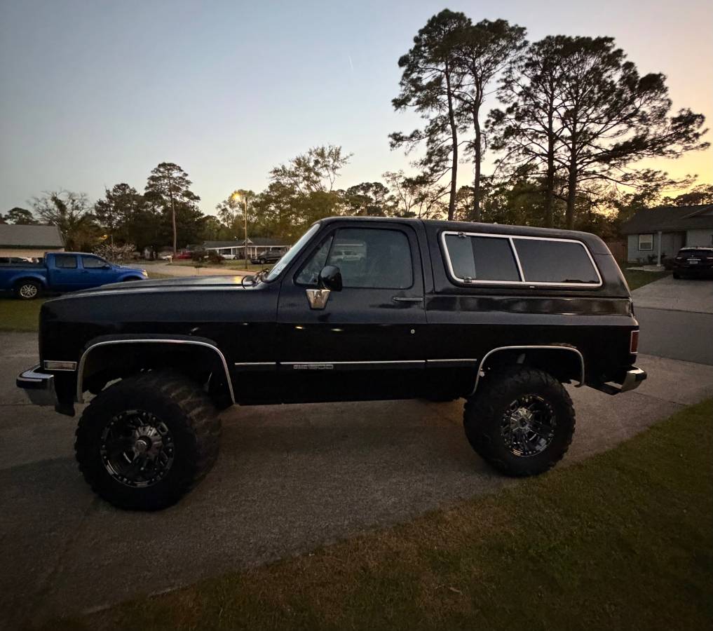 Gmc-Jimmy-1989-black