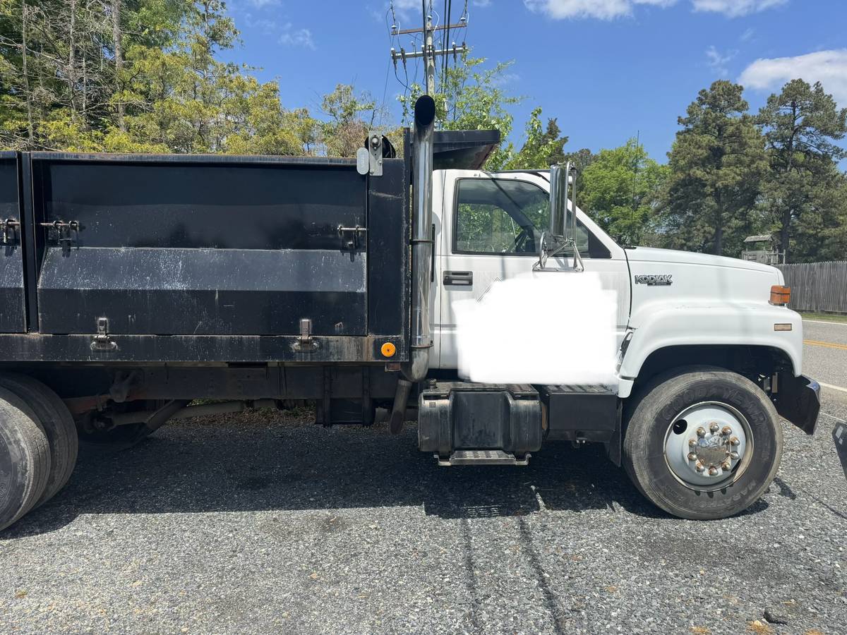 Gmc-Kodiak-1993-white