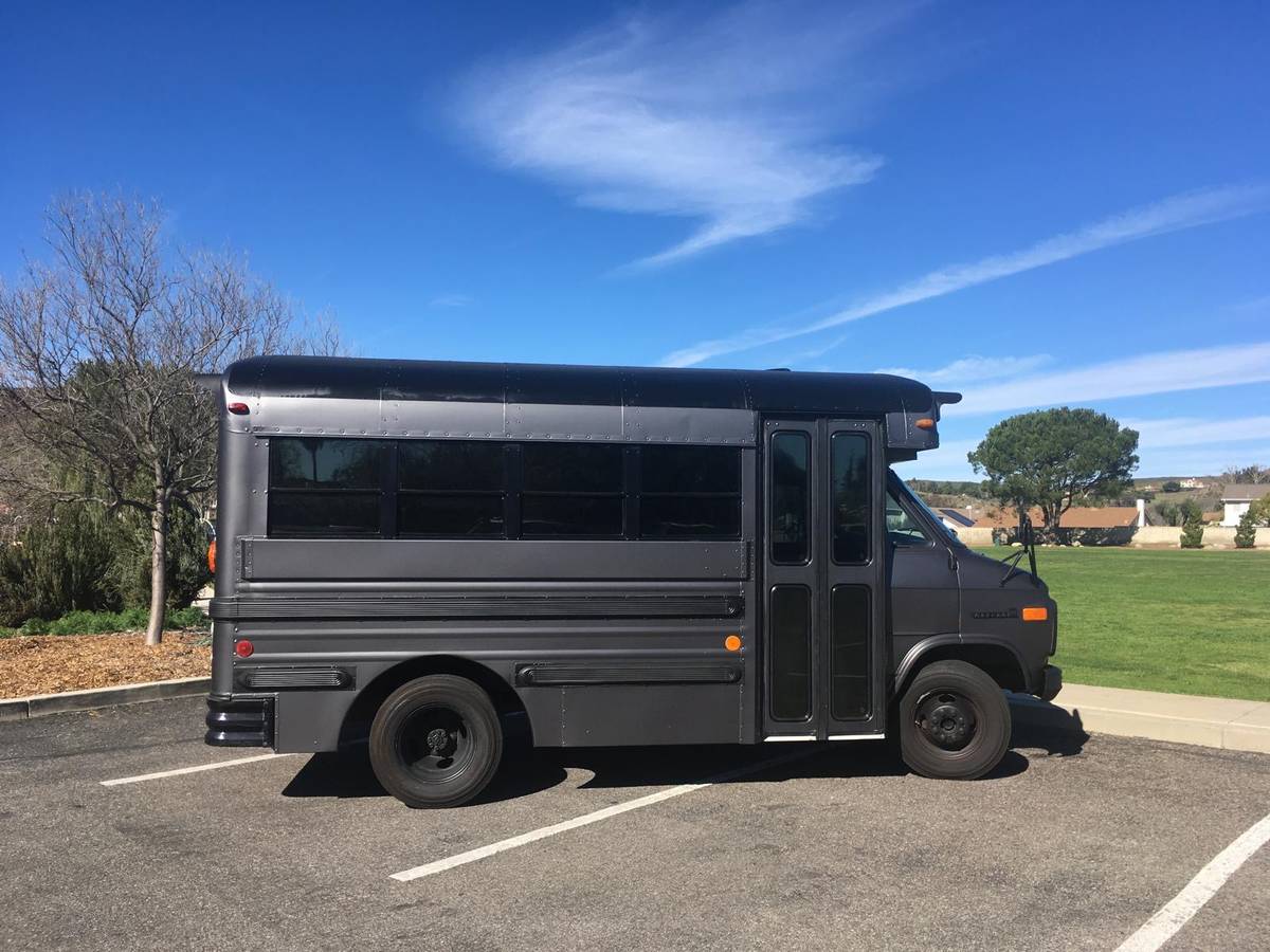 Gmc-Mini-school-bus-1987-black