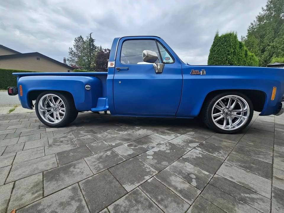 Gmc-Sierra-1500-1976-blue