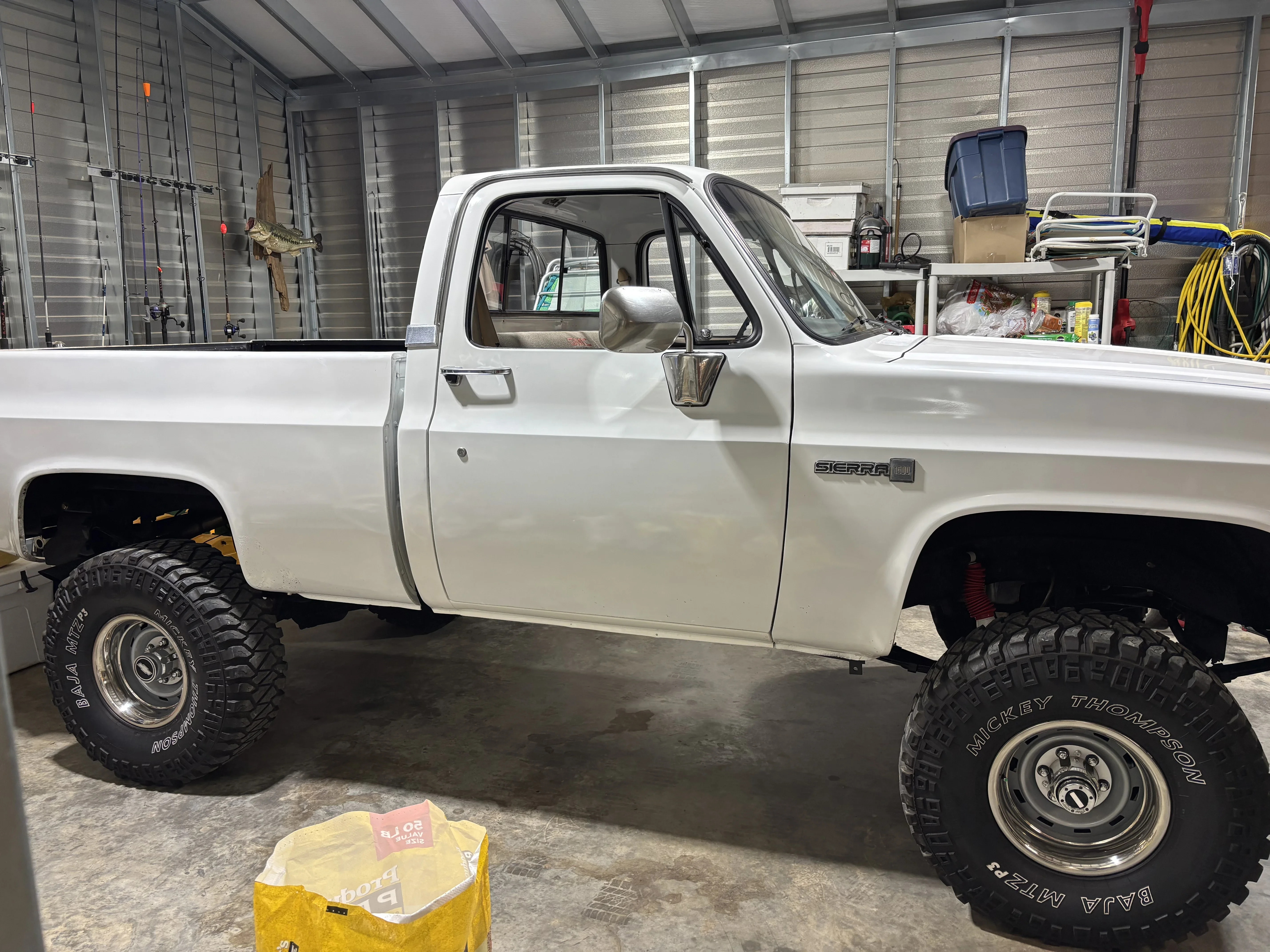Gmc-Sierra-1500-4x4-regular-cab-1986-White-Tan