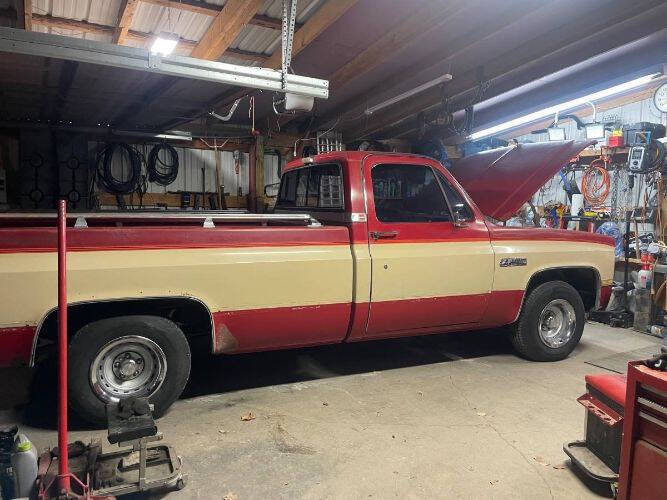 Gmc-Sierra-1500hd-classic-1984-Red